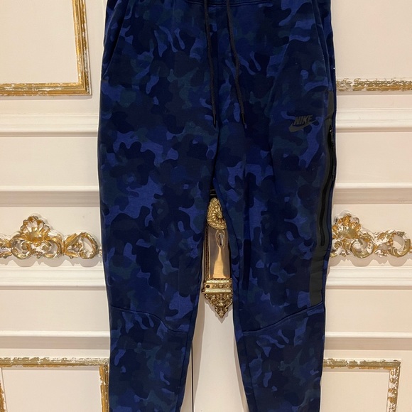 Nike sweatpants - Picture 2 of 6